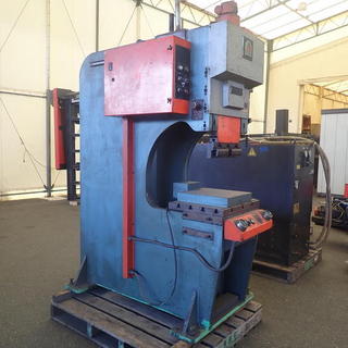 工作機械・印刷機械・建機部材の搬入☆彡