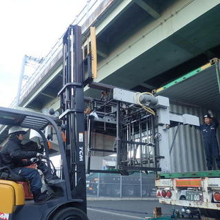 印刷機械のバンニング☆彡 24tリフト使用‼