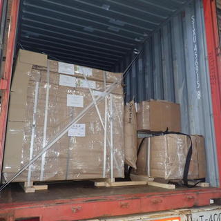 大型移動式ラックの輸出梱包☆彡 モンゴル実習生‼